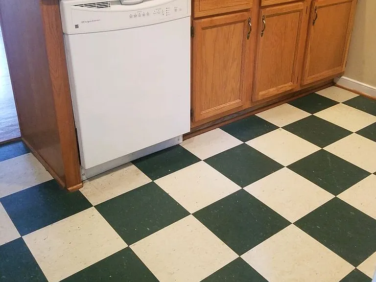 1100 Preston Ave — Photo 15