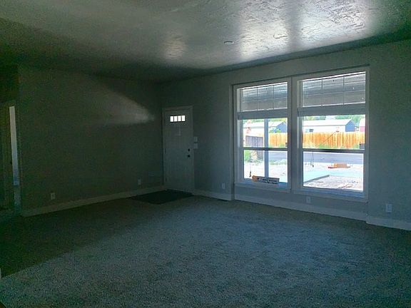5th image of 203 Sweetwater Dr