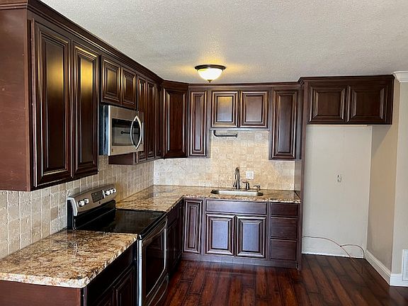 4th image of 3360 Glenmoor Dr