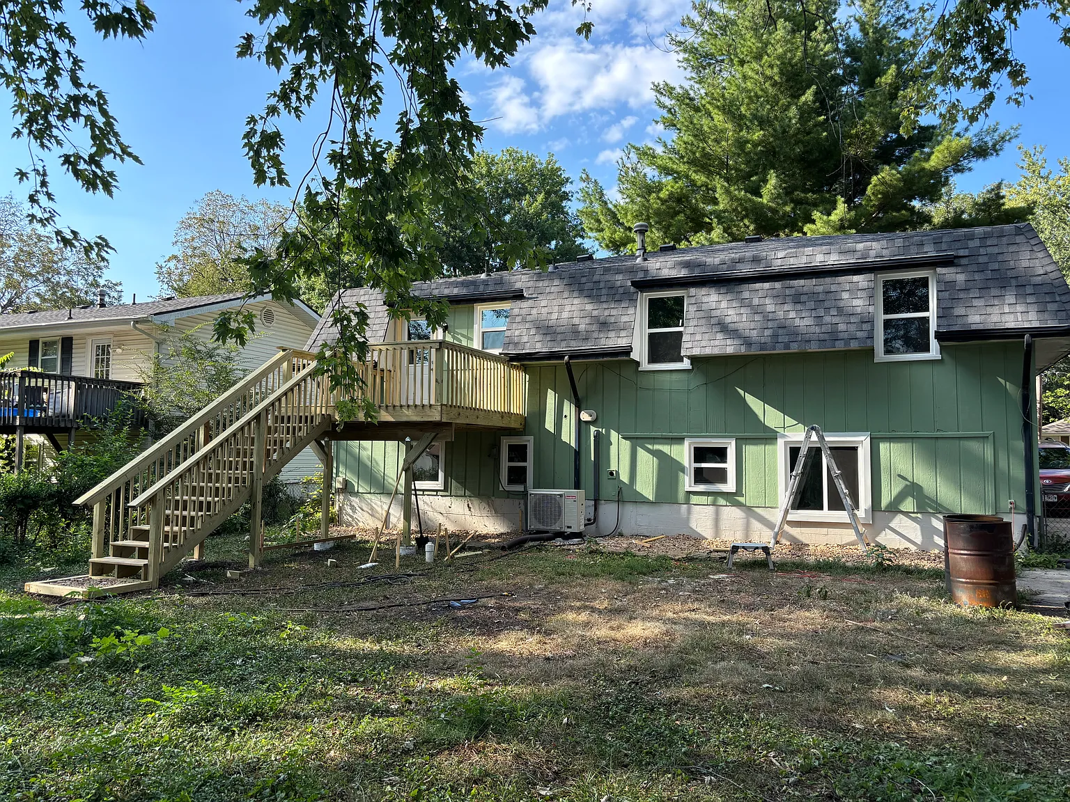 5 bed, 2000 sqft, $2,100 — Photo 2