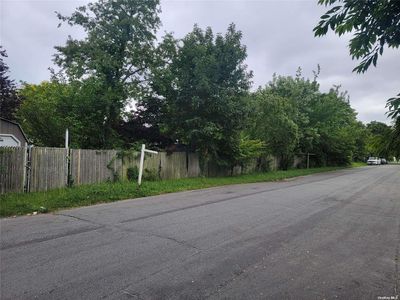 Feustal Street, Lindenhurst, NY, 11757