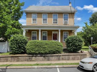 39 Main St, Mohnton, PA 19540