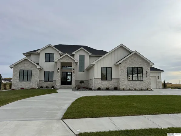 3629 S 221st St, Omaha, NE 68022