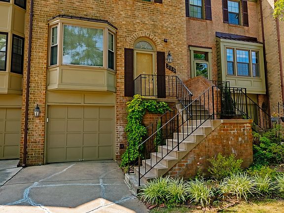 4th image of 215 Lynn Manor Dr