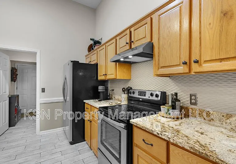 121 Tappan Zee Dr — Photo 16