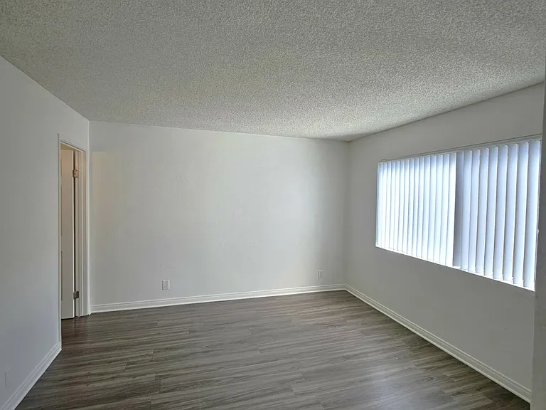 Old Mill Apartments — Photo 26