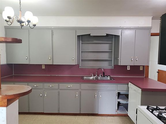 5th image of 1300 W Dewey St