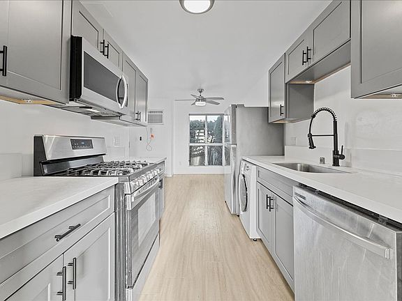 4th image of 3761 Jasmine Ave #11