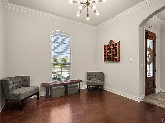 5th image of 39011 Old Tree Dr