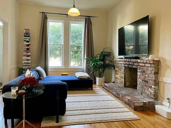 1st image of 468 Eureka St