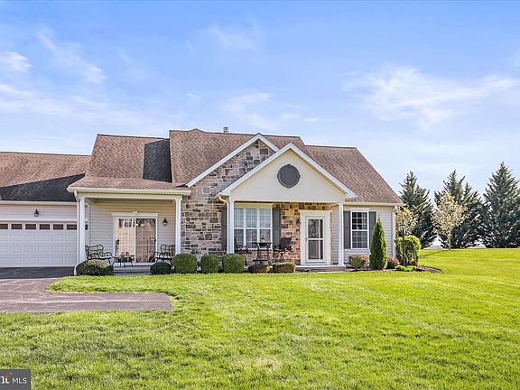 4th image of 70 Dolomite Dr #17C