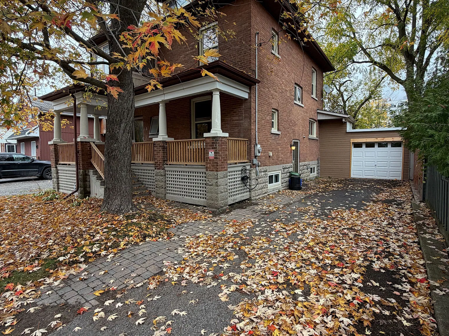 4 bed, $2,500 — Photo 1