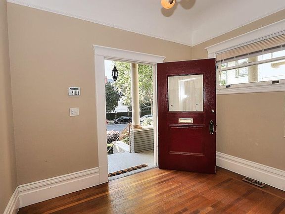 The large entry way. Previous tenant used this as an office area.