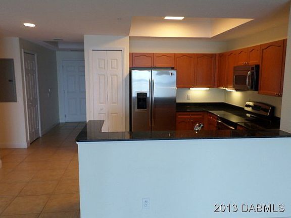 4th image of 2 Oceans Blvd #1805