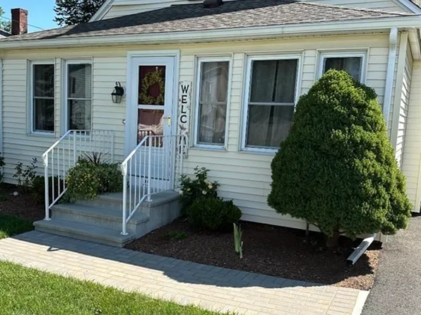 25 Beckwith Ave, Westfield, MA 01085