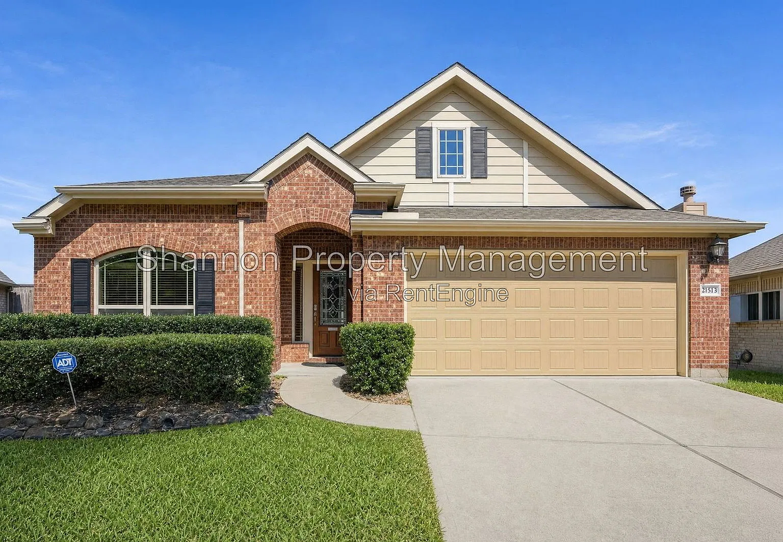 3 bed, 2.0 bath, 1724 sqft, $2,200 — Photo 1