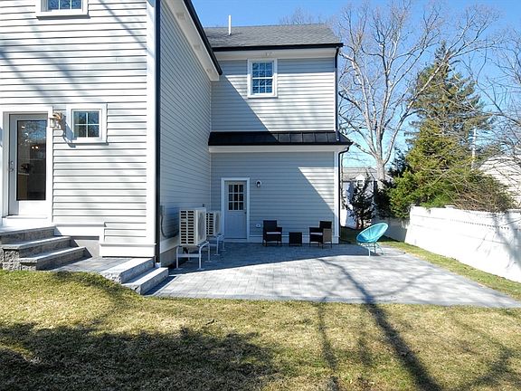 3rd image of 32 Hickory Cliff Rd