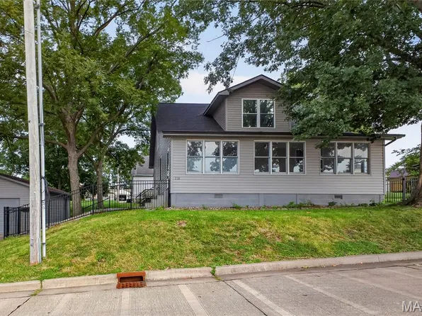 218 E Cherry St, Columbia, IL 62236