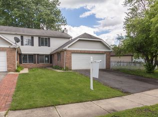 1227 Andover Cir, Aurora, IL 60504