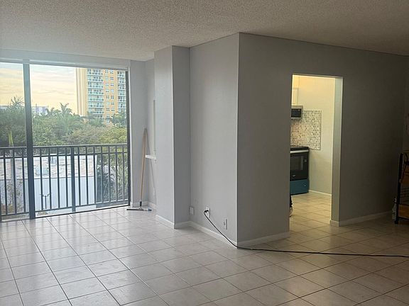 4th image of 17021 N Bay Rd