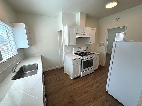 3rd image of 344-350 N Ventura Ave #4