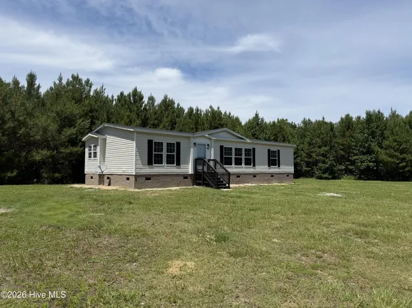 194 Barbee Road, Richlands, NC 28574