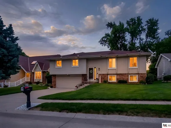 15268 Pepperwood Dr, Omaha, NE 68154