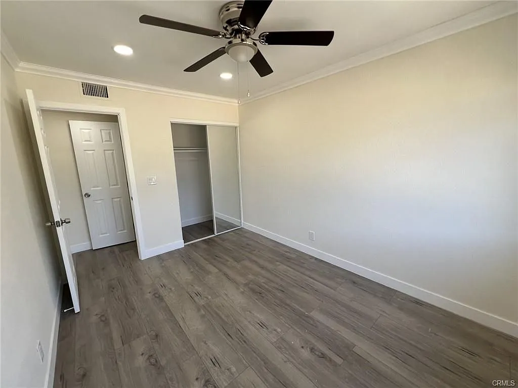 3 bed, 1.0 bath, 867 sqft, $3,100 — Photo 3