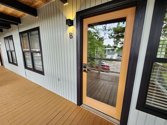 4th image of 1155 Jay St #B