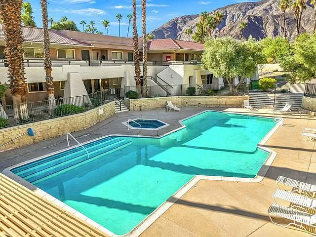 2801 N Los Felices Cir E — Photo 22