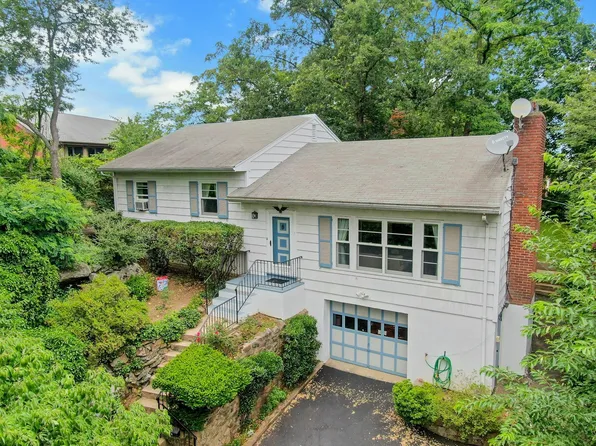 9 Harrington Place, Mamaroneck, NY 10543