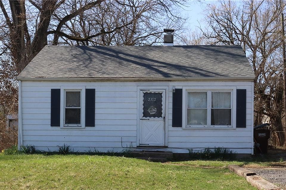 1st image of 2312 Longfellow St