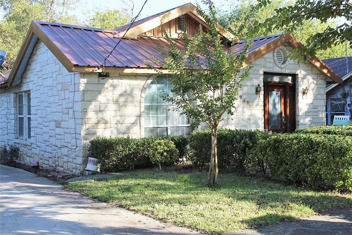 1067 W Green St, Stephenville, TX 76401 Zillow