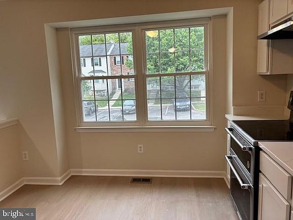 3rd image of 7910 Della Rosa Ct