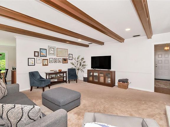 3rd image of 600 Burlington Ct