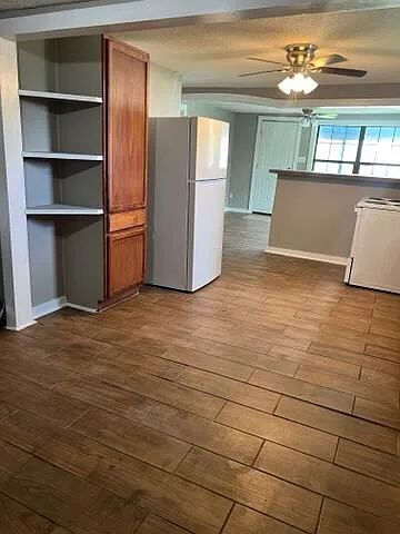 6710 Phillips Ln — Photo 7