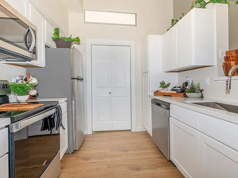 Town Park Townhomes — Photo 27