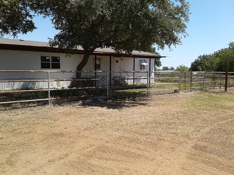 711 E County Road 5719 — Photo 7