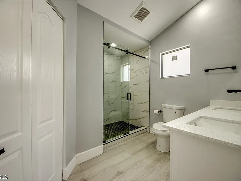 412 NE 17th Pl — Photo 20
