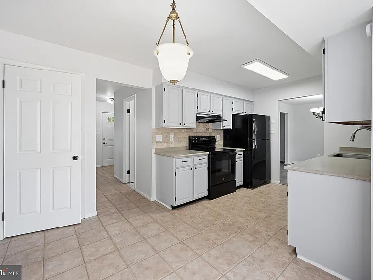 10609 Oxford Ct — Photo 25