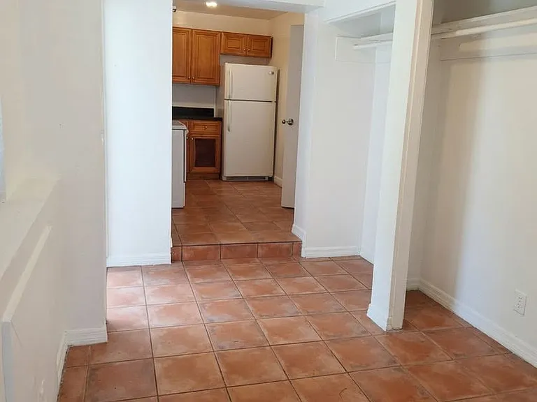715 NW 116th Ter — Photo 2