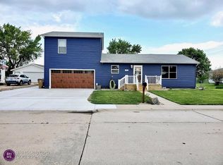1120 Hall St, Grand Island, NE 68801