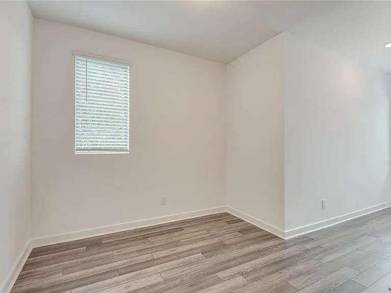 513 Burton Dr #808 — Photo 31