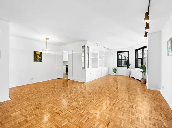 245 East 25th Street image 2 of 13