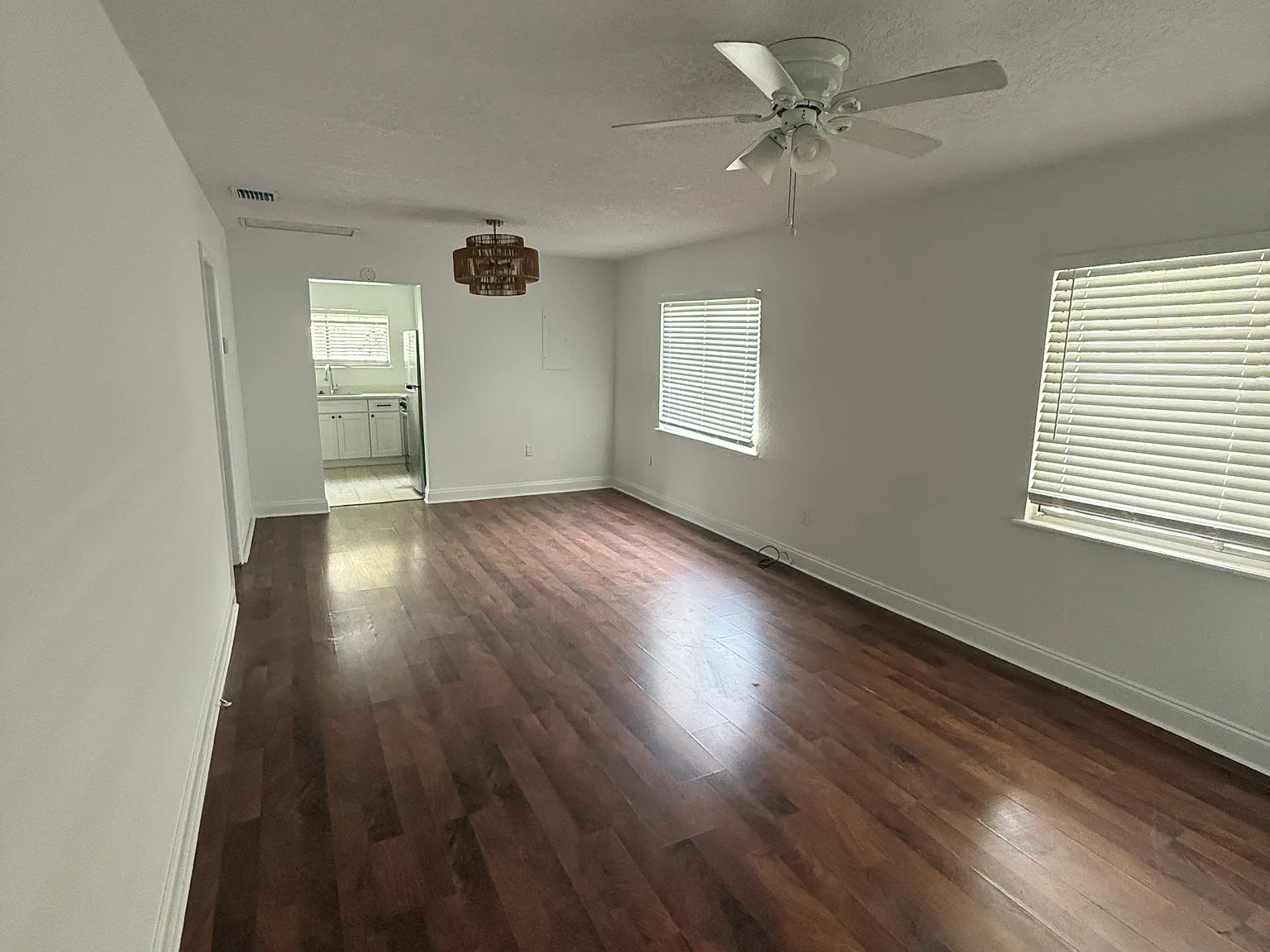 2 bed, 900 sqft, $2,295 — Photo 4