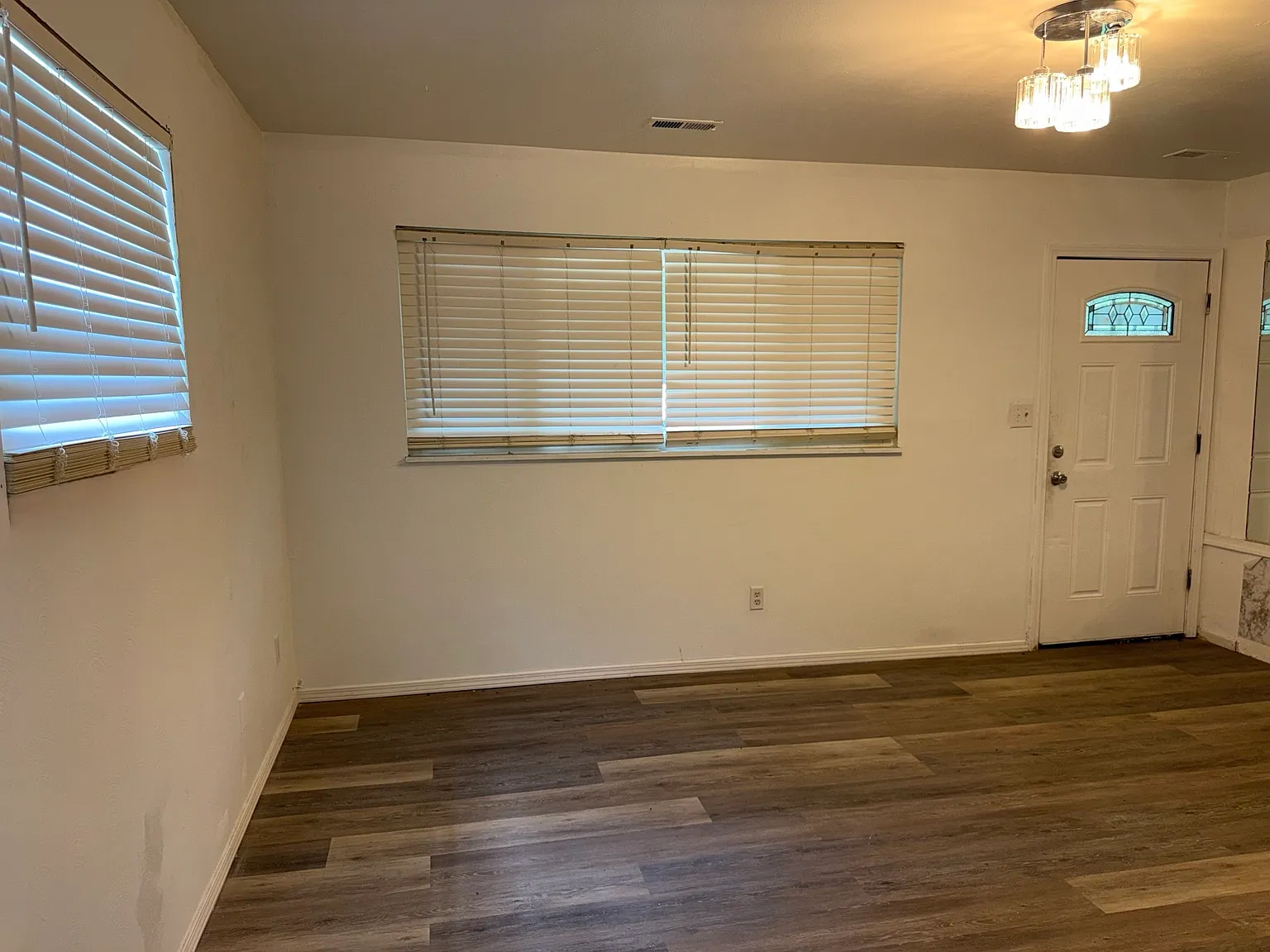 3 bed, 936 sqft, $1,500 — Photo 3