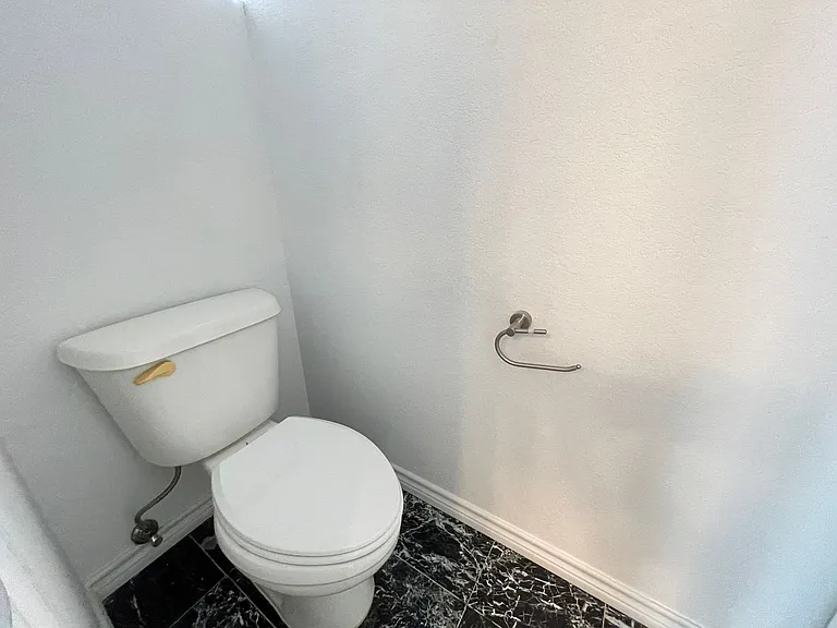206 Ariana Ct — Photo 14