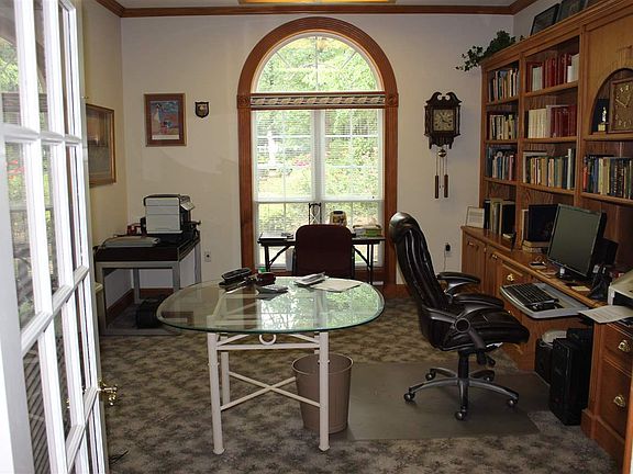 5th image of 8901 Tigres Ave