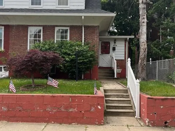 539 Saude Ave, Essington, PA 19029