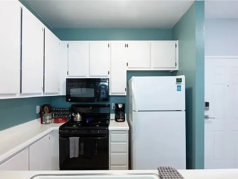 535 Magnolia Ave #101 — Photo 2
